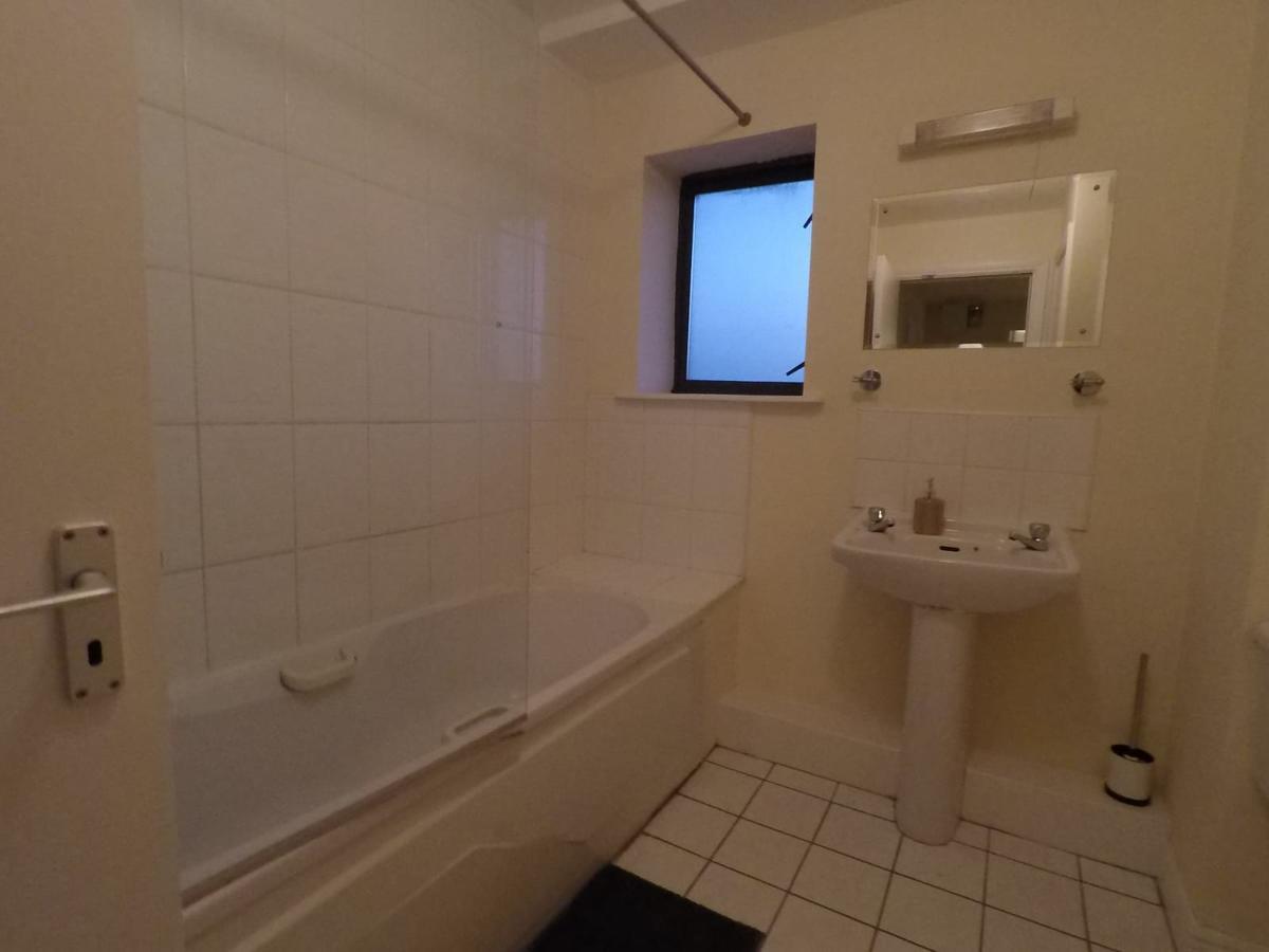 The Sentinel Tower Airport Apartments Ballymun Extérieur photo