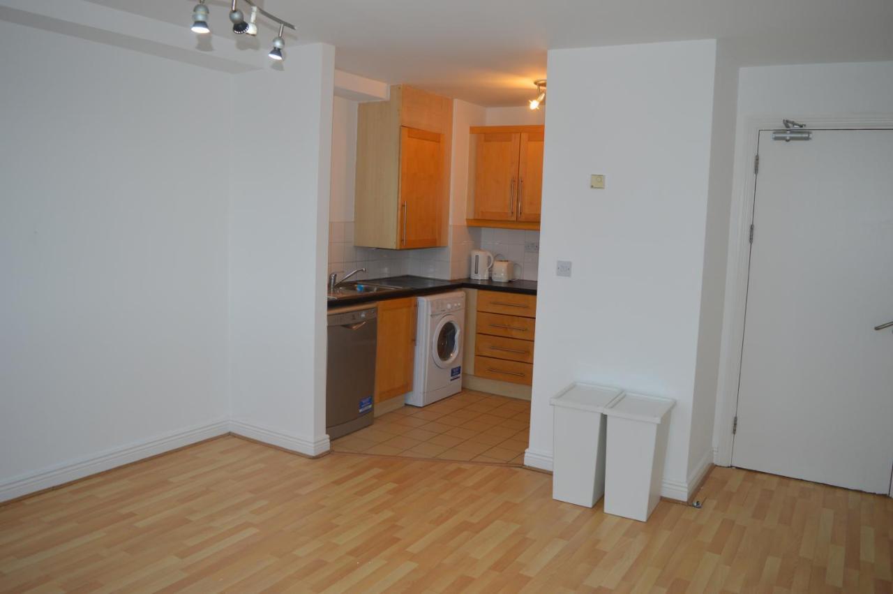 The Sentinel Tower Airport Apartments Ballymun Extérieur photo